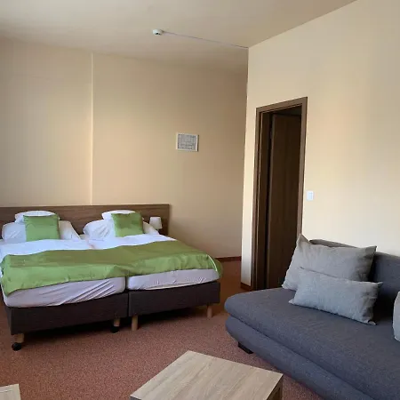 Centrooms 酒店 *