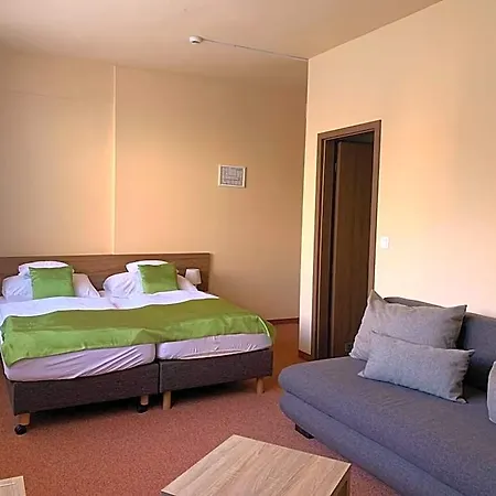 Centrooms Hotel *