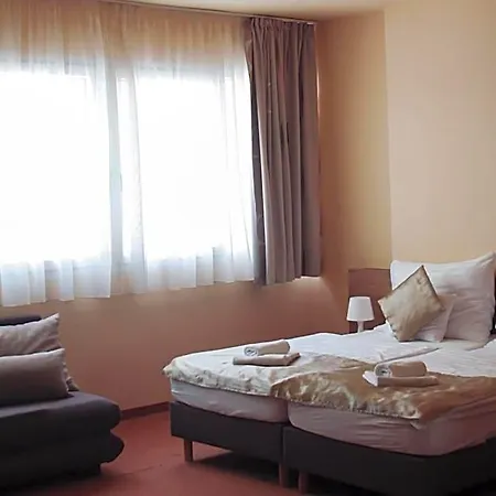 Hotell Centrooms Eger