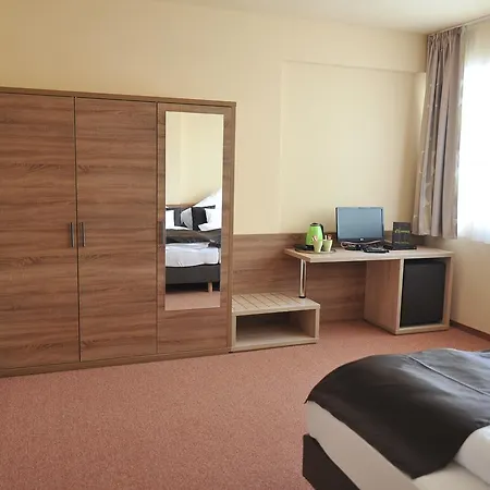Centrooms * Eger